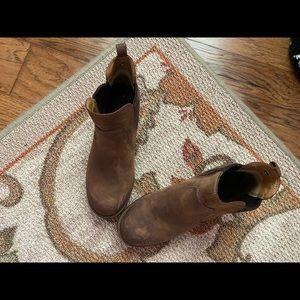 Comfortiva Cadwin bootie - this season’s 🔥color!